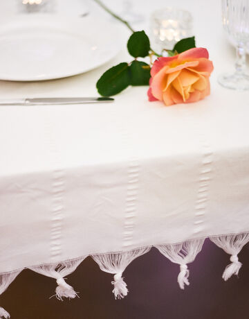 Tablecloth with frills