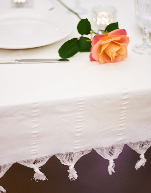 Tablecloth with frills -  - large