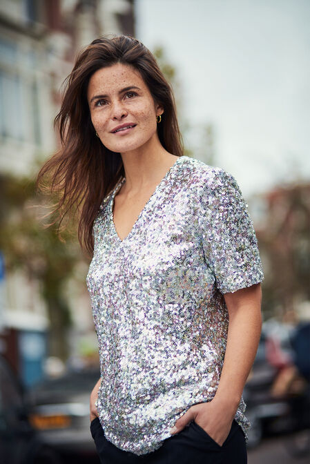 Anne -  - large