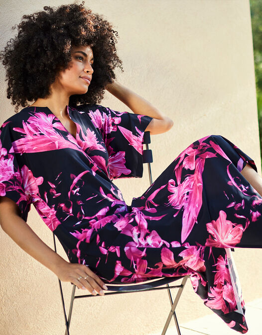 midi jurk jersey lycra roze bloemen print Margaux liggend