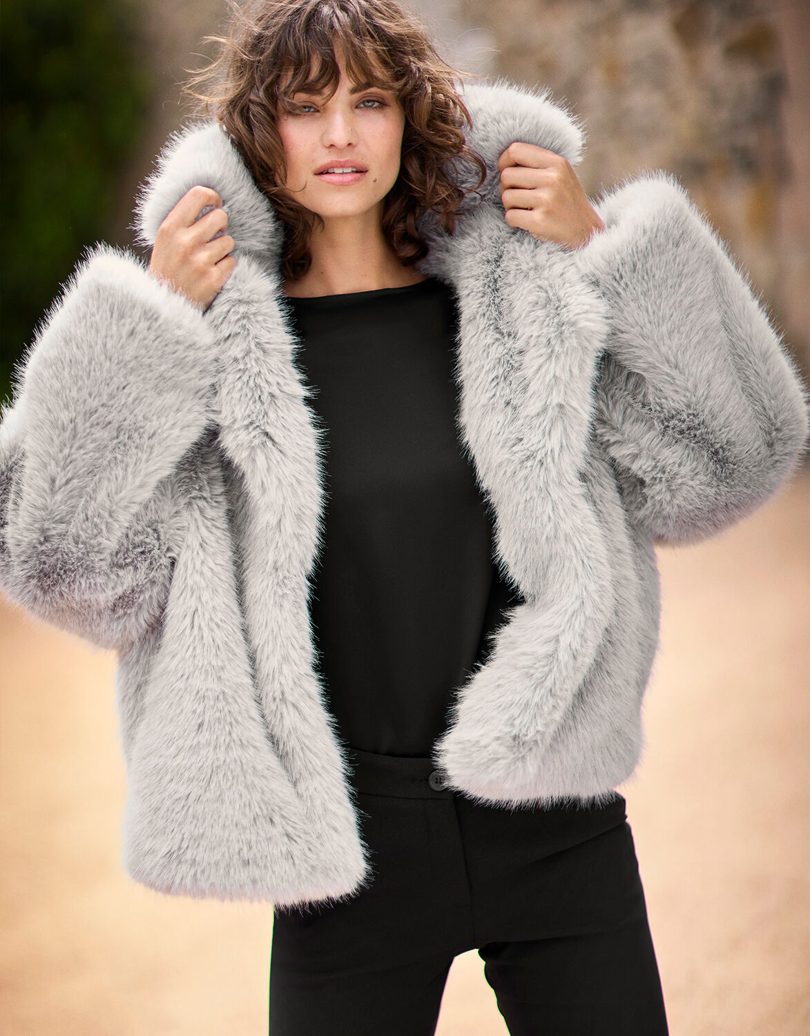 Grey faux fur coat outfit deals