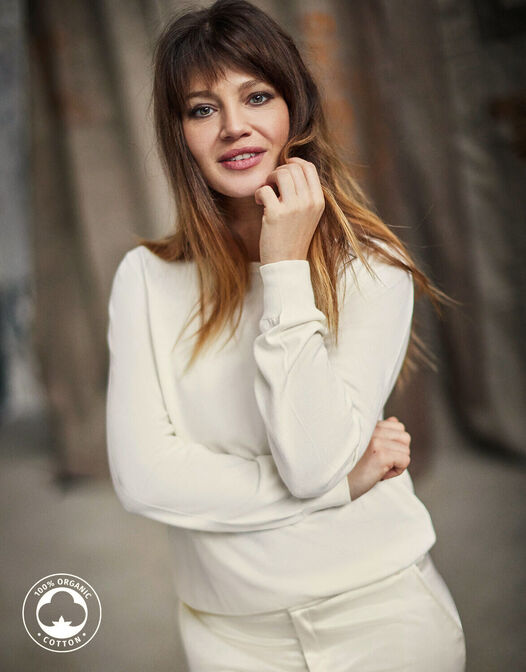 Mia -  - large