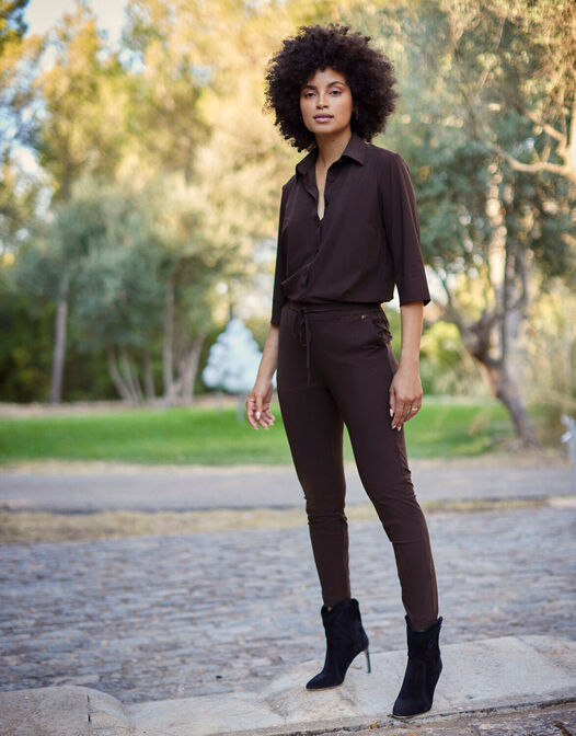 jumpsuit met knoopjes en kraag bruin