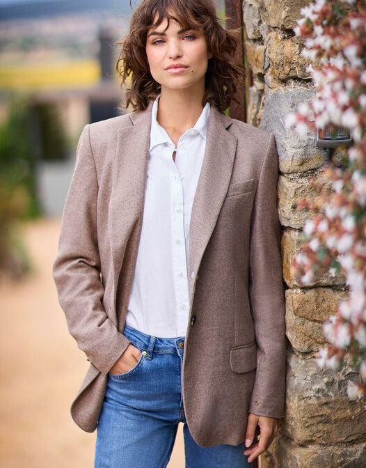 Lora -  - large