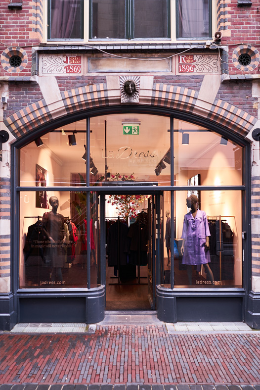 LaDress {0} winkel